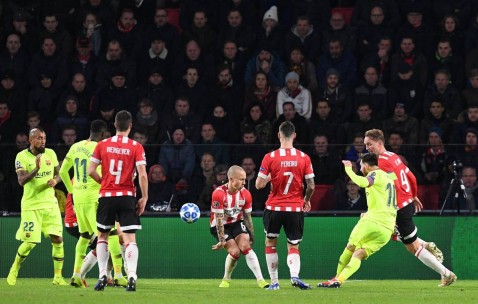 三连冠后必卖核心？6000万标价背后，埃因霍温陷冠军即拆队魔咒