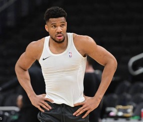 生气原因？字母哥出战不满41场 让他损失了巨额奖金