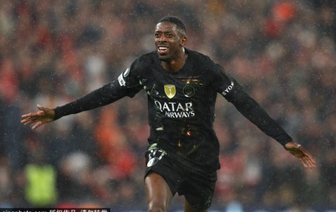 金球先生左右开弓+献奖秀情商：目标是卫冕 我们有能力