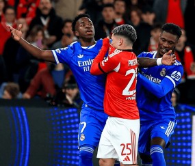 前西甲裁判：规则需适应当今足球，处罚捂嘴交流行为很合理